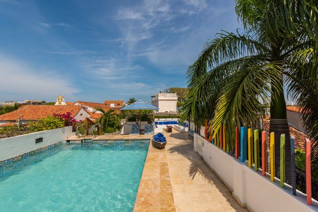 Rondreis Colombia hotel Bantu Cartagena dakterras met zwembad