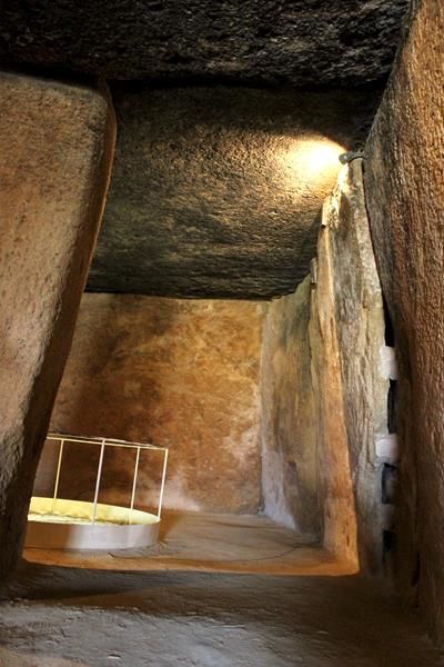 Antequera Dolmen de Menga Andalusië