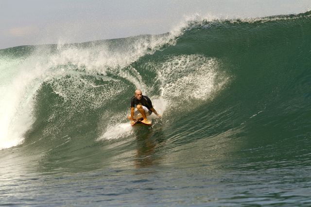 Rondreis Colombia Choco Nuqui El Cantil Ecolodge golf surfen