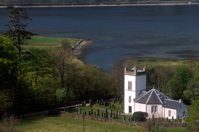 Kerk Kilmorich begraafplaats Cairndow Schotland