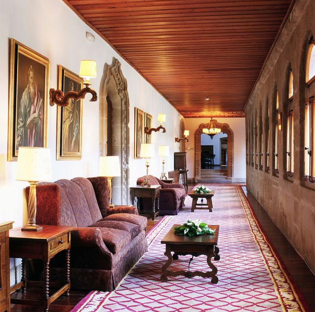 Parador de Santiago de Compostela gang