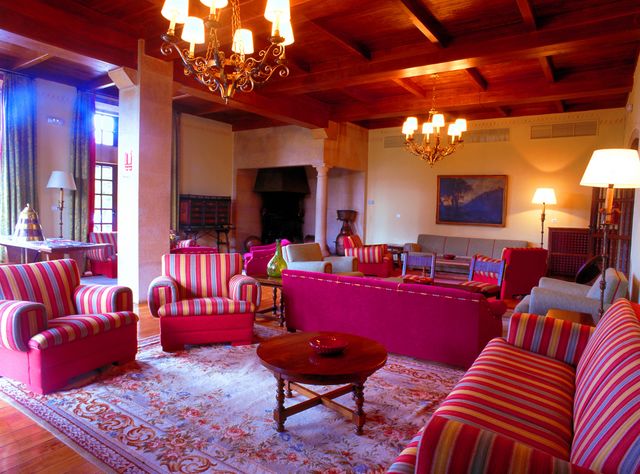 Parador de Verin lobby