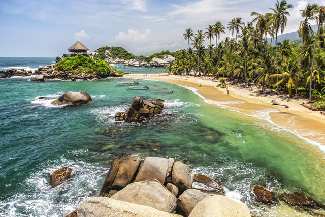 Rondreis Colombia Magdalena Tayrona National park strand met uitkijkpunt