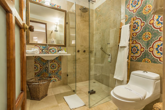 Rondreis Colombia hotel Bantu Cartagena voorbeeld badkamer