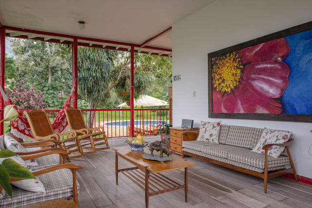Rondreis Colombia Quindio Manizales Hacienda Venecia veranda koffielodge