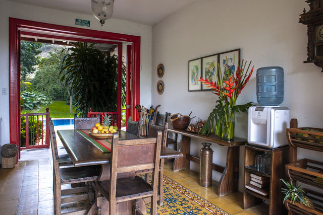 Rondreis Colombia Quindio Manizales Hacienda Venecia de eetkamer