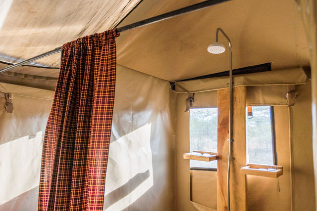 Rondreis Tanzania Serengeti doucheruimte