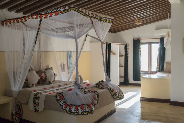 Rondreis Tanzania Reef and Beach Resort Zanzibar suite