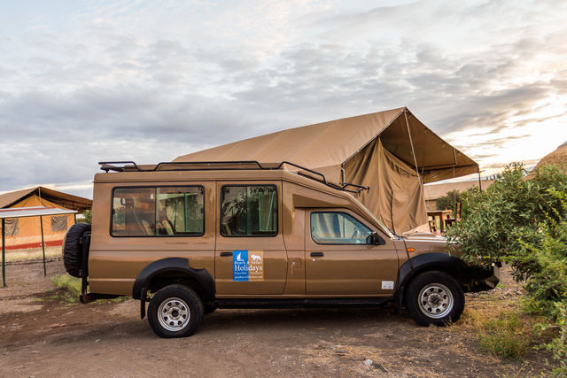 Rondreis Tanzania Lake Natron safari wagen